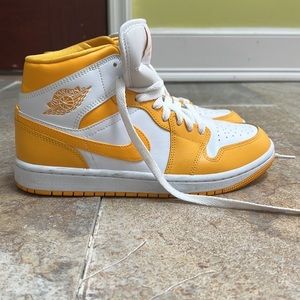 8.5 women air jordan yellow